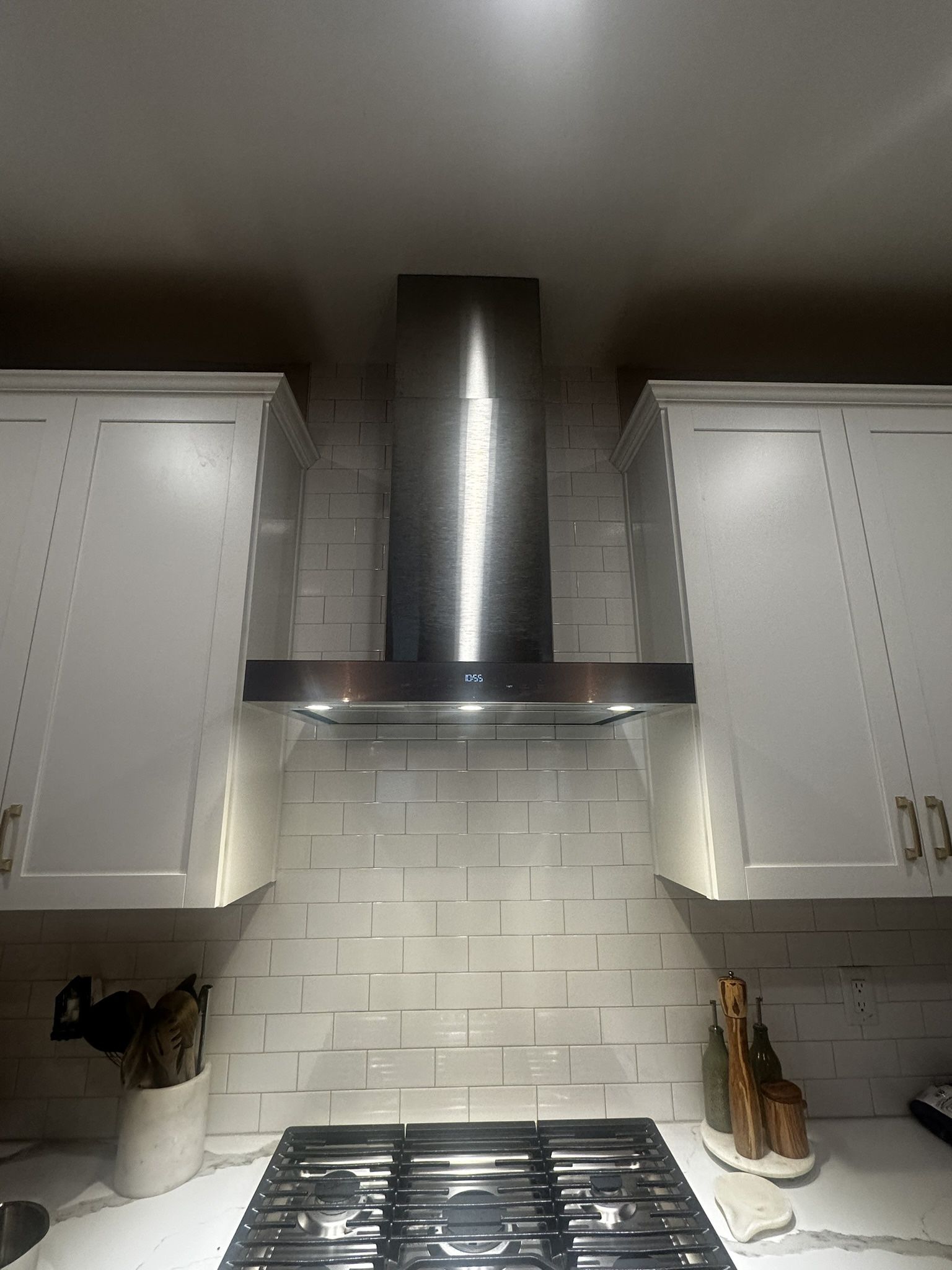 Upgrade Your Kitchen with a Sleek GE 30” Stainless Designer Wall Mount Vent Hood - Barely Used!