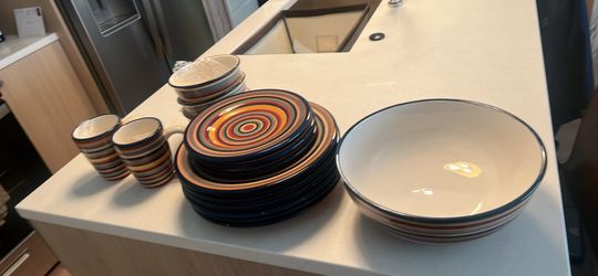 Tabletops Unlimited "Sicily" Hand Painted Dinnerware Set (retired)