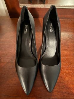 Michael Kors Black Pointed-Toe Pumps