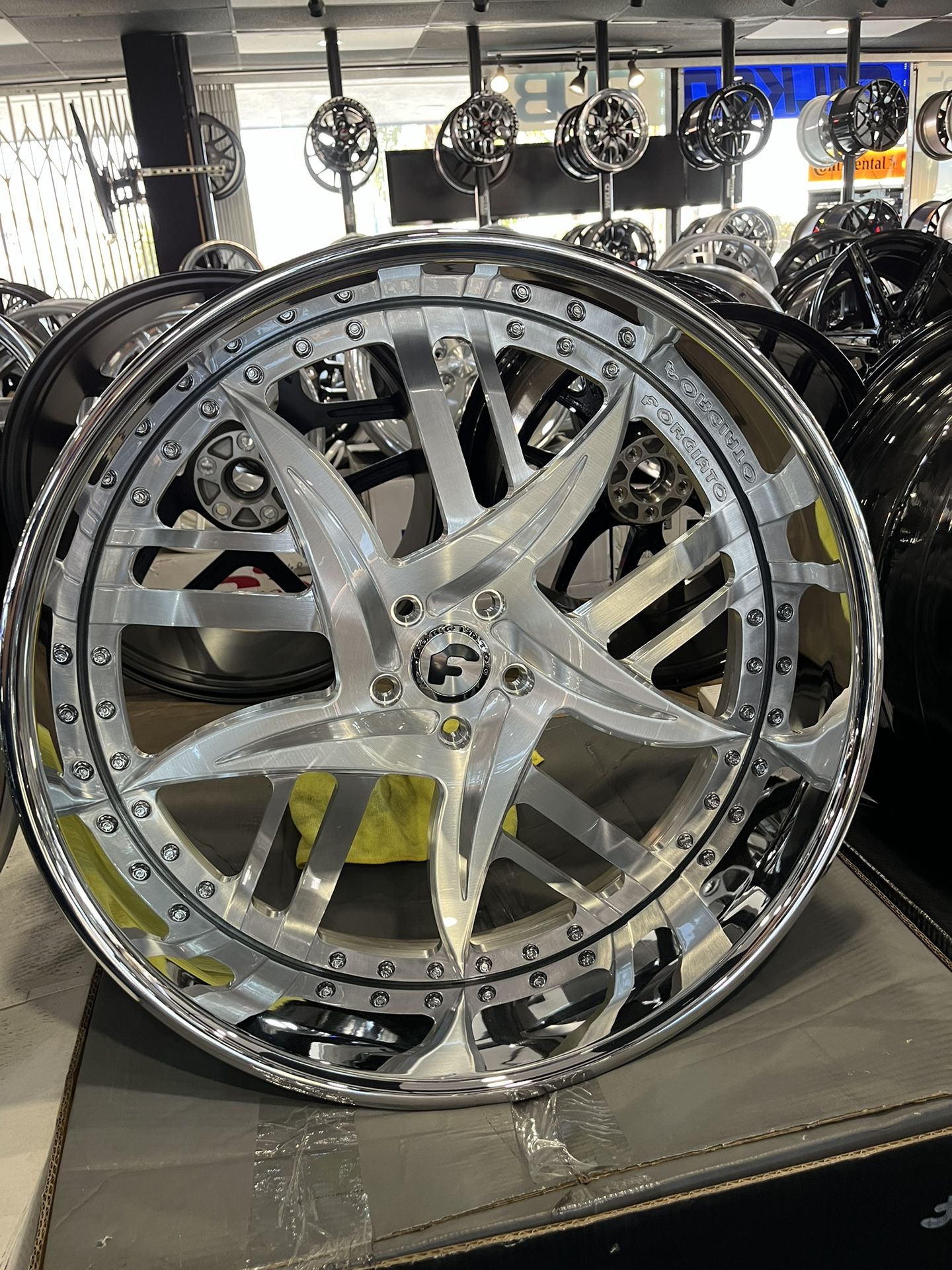 Decimo Rims 24” FORGIATO DECIMO WHEELS FOR SALE!!!!!!! for Sale in Irwindale, CA ...