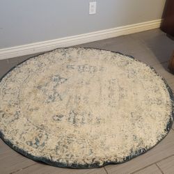 NICE AREA RUG 