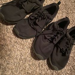 Nike Roshe Black Size 6&5