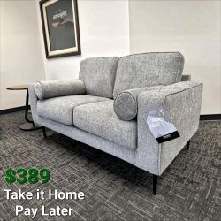 HAZELA LOVESEAT