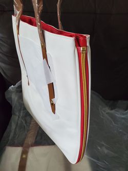 Ruckus defeat too much TWO NEW CLARINS BAGS WHITE RED for Sale in Katy, TX - OfferUp