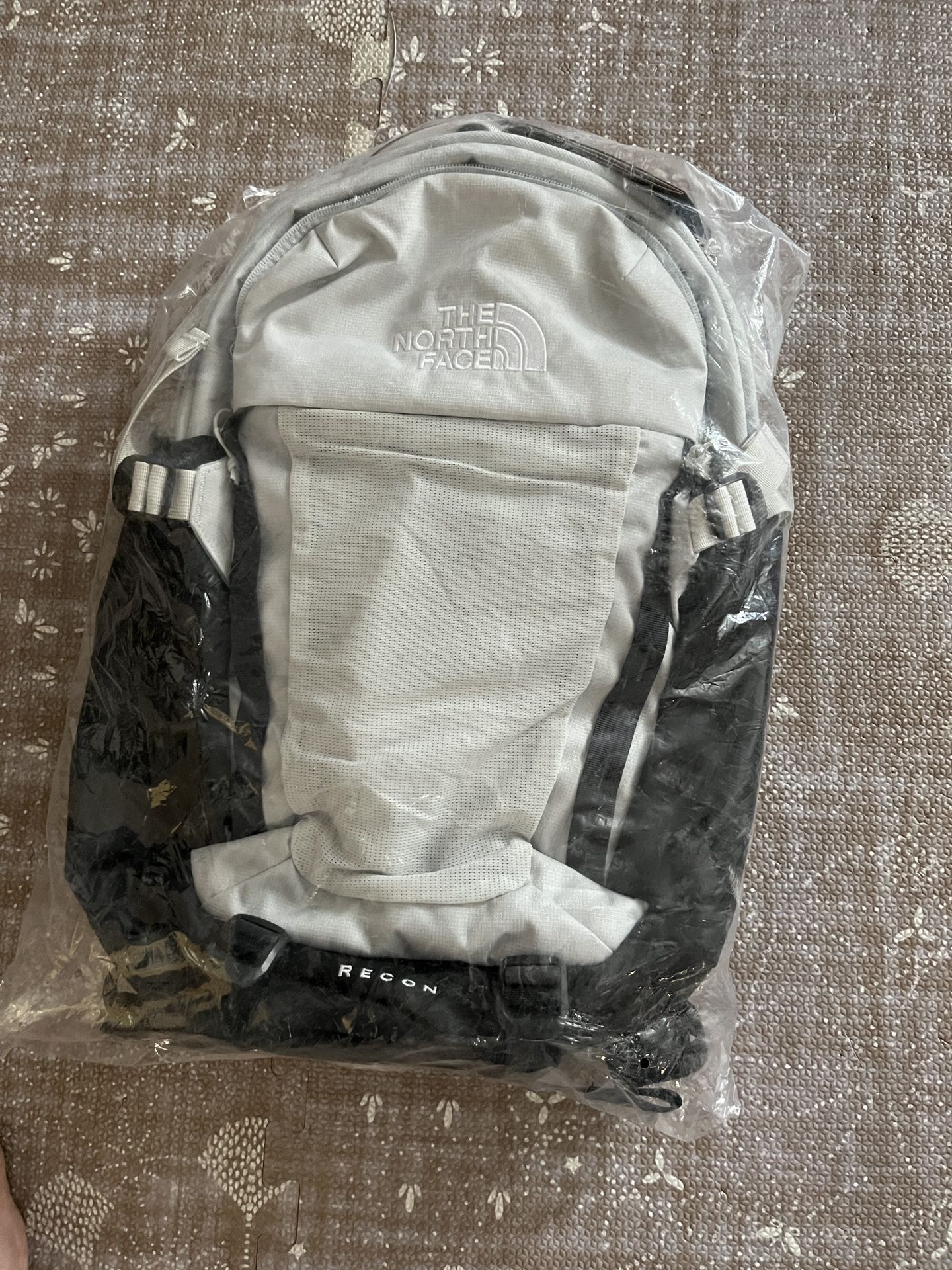 *Brand New* North Face Recon Backpack 