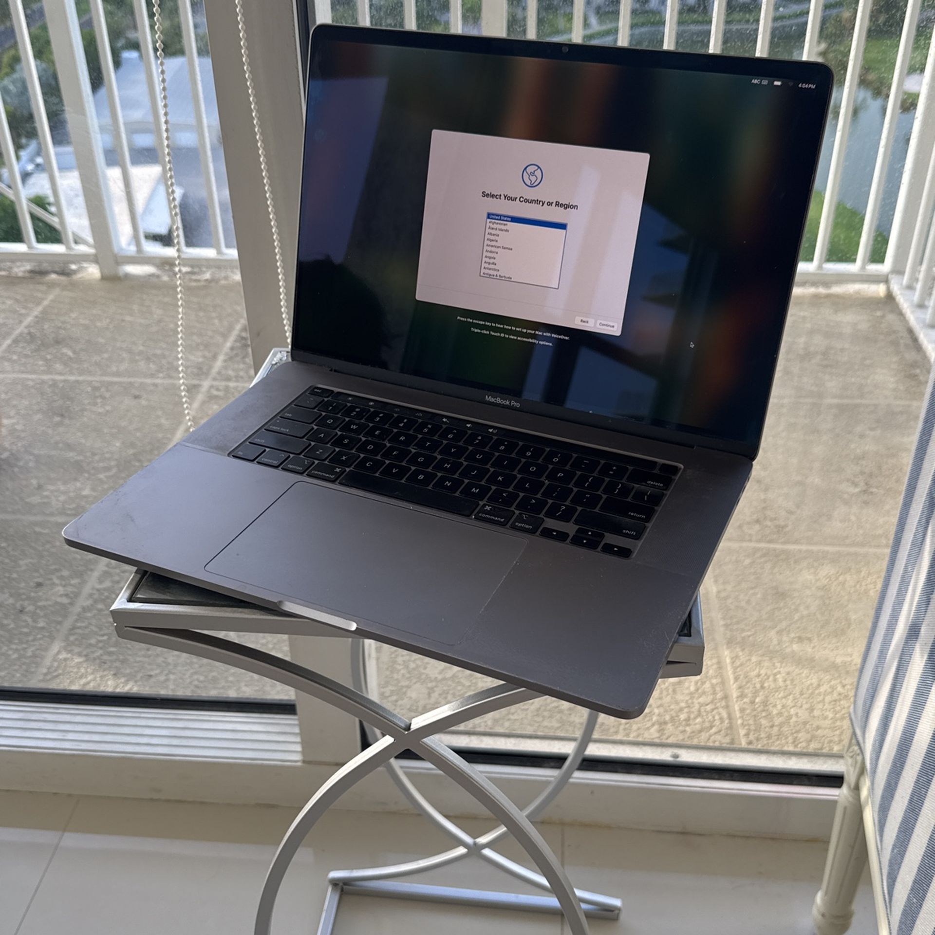 MacBook Pro 2019, 16” Display, Fully Functional Touch Bar, 1 TB