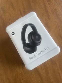 NEW IN BOX BEATS PRO - Black