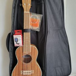 ALOHA UKULELE W/CASE & ACCESSORIES,  LIKE NEW 