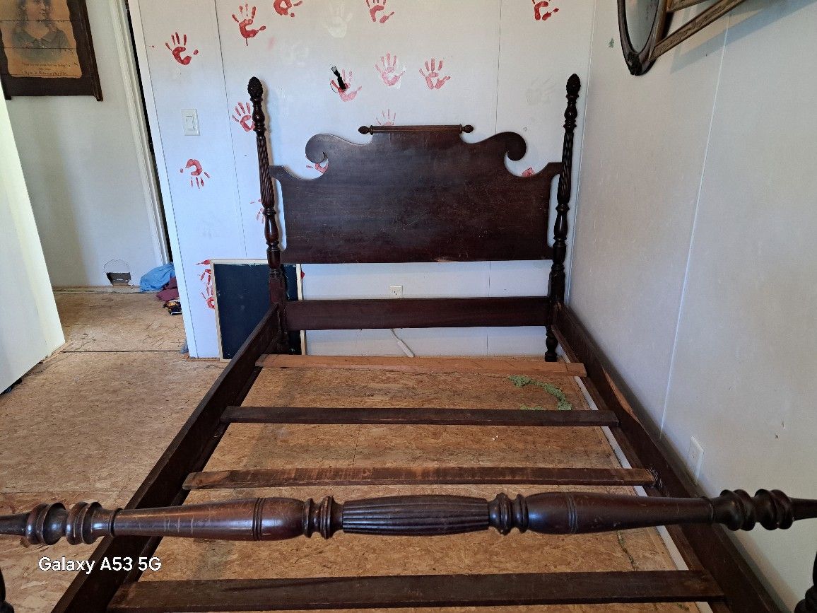 Antique 4 Poster Bed