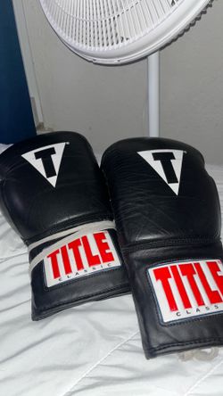 Title lace up gloves