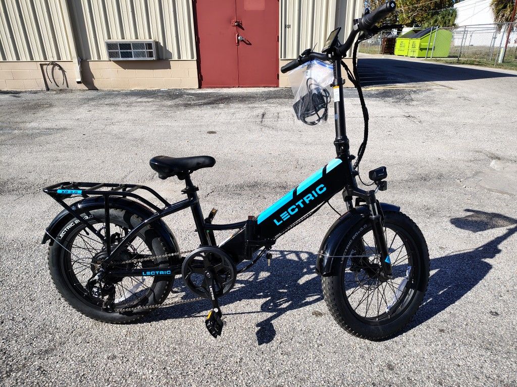 2 Like New Lectric XP 3.0 Electric Bikes 28 Mph With 50 Mile Range