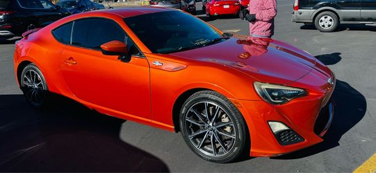 Scion FRS 2013 Orange