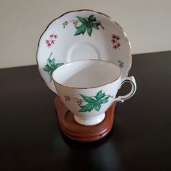 Vintage Royal Vale Footed Teacup/Saucer 