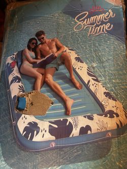 2 Beach Loungers