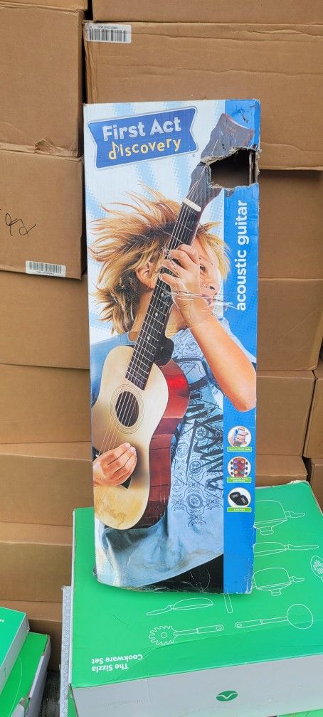 First Act Discovery Acoustic Guitar , 30 In .