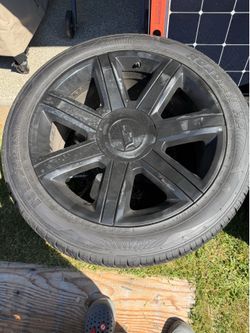 Cadillac Escalade 22 Wheels & Tires