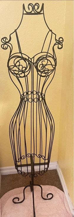 Decorative Metal Wire Dress Form Stand