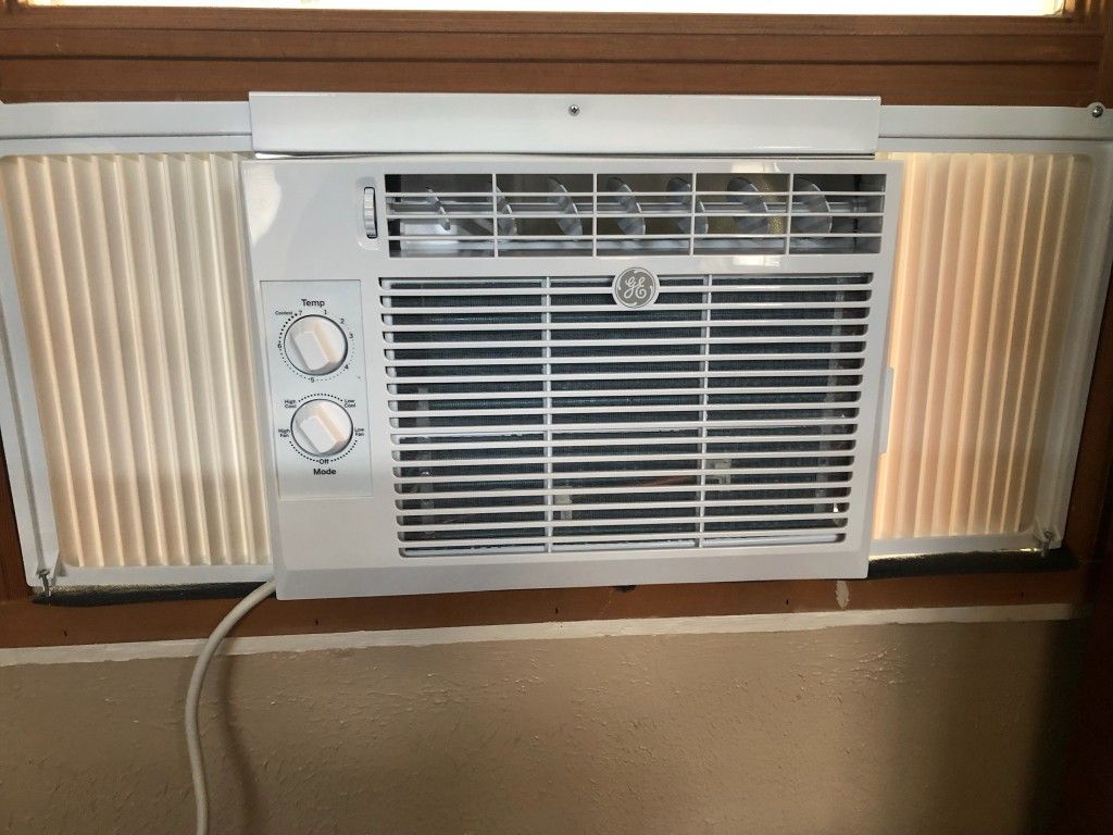 Window AC Unit (BRAND NEW!!!)