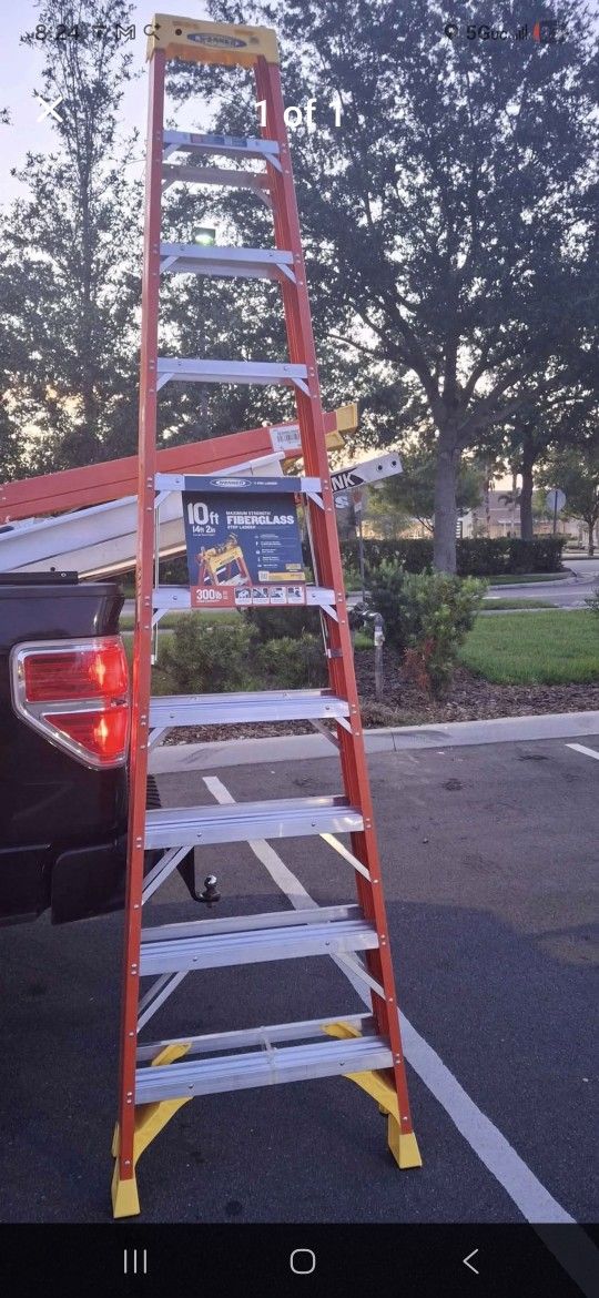 Brand New Ladder 24 Ft And 10 Ft Step Ladder Both Fiberglass 300 Lb