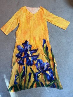 Yellow and blue floral dress with 3/4 sleeves. Size: M #floral #summerdress #boho