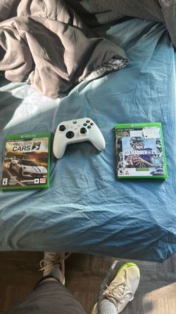 Xbox One Controller and 2 games