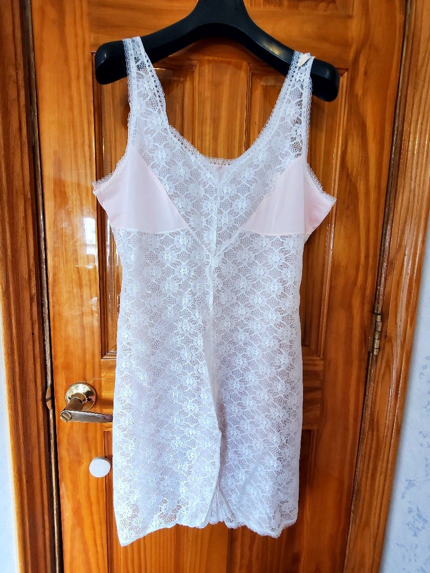 Slip underwear dress Vintage 1980s Pink With Lace Floral Made in Eastern Germany Size L New with tags