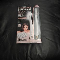 Finishing Touch Flawless DermaPlane Glo Lighted Facial Hair Removal Tool w/ LED