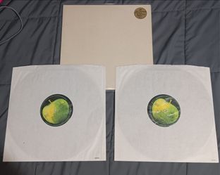 The Beatles White Album 2LP 1973 German Apple Embossed Serial Number