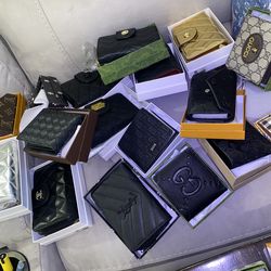 Men and woman’s wallet