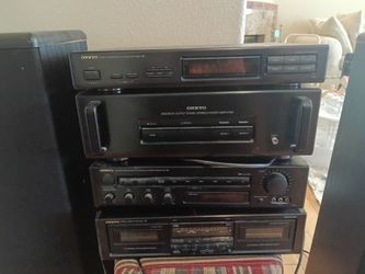 Oinka stereo system it works perfect coming to great big speakers very nice condition I live downtown lake Elsinore 92530 please serious buyers only l