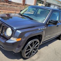 Jeep Patriot, Clean Title, Low Miles, Smogged, Registered, 4 Cylinder Gas Saver, 22"rims, Runs And Drives Great 
