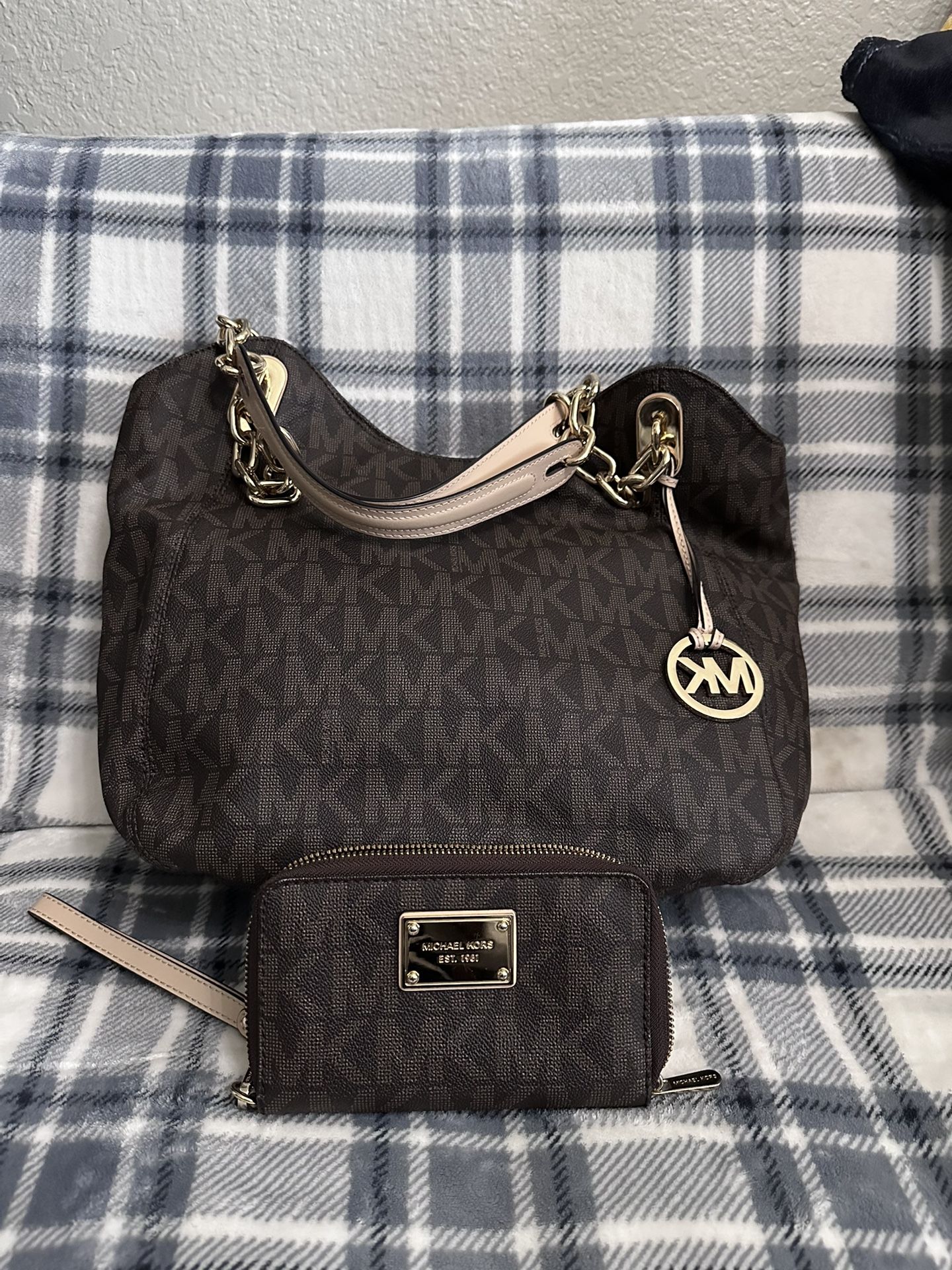 Michael Kohrs Jet Set Signature Tote Bag With Matching Wallet 