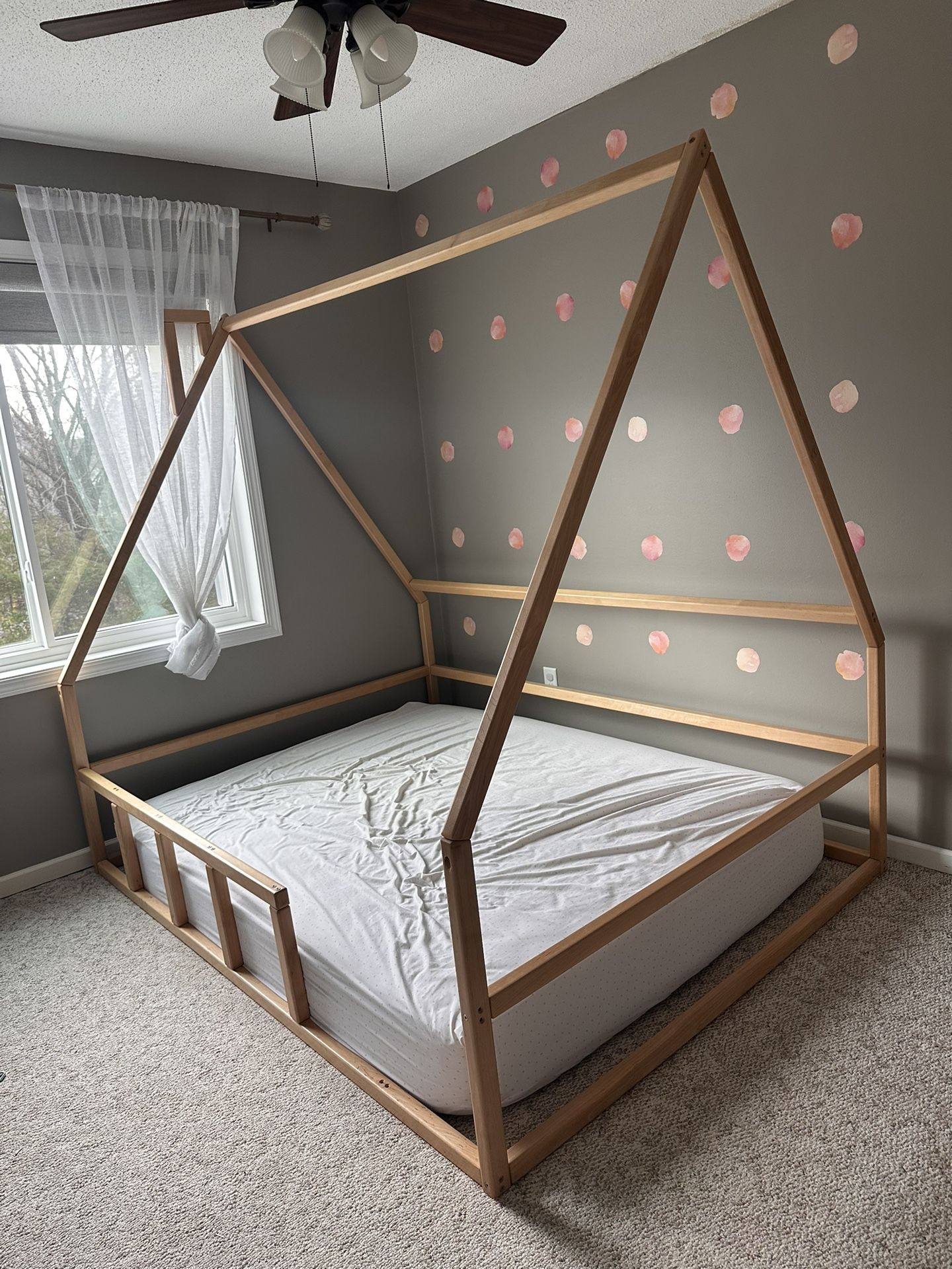 Wooden House Frame Montessori Bed (queen)