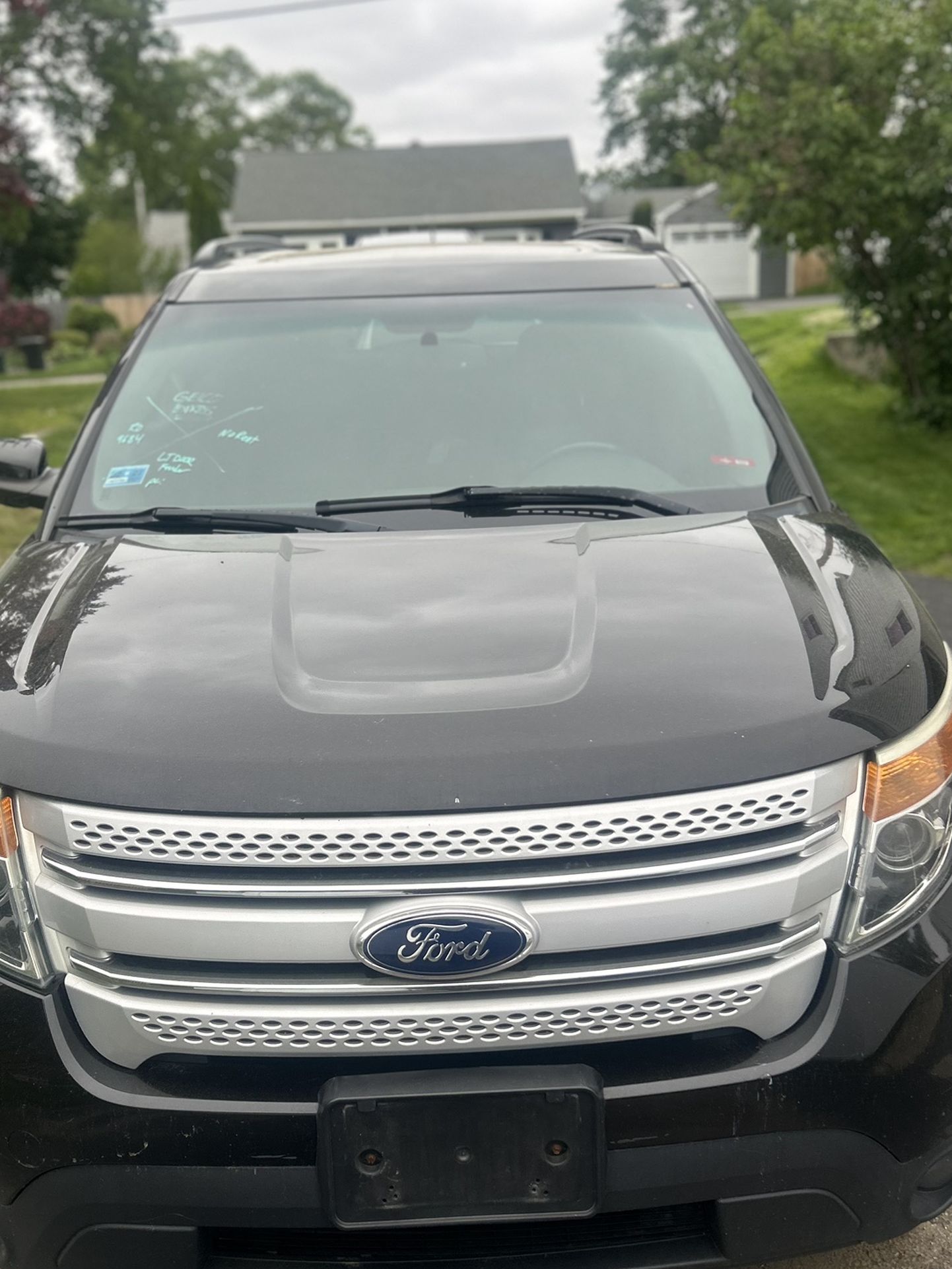 2011 FORD EXPLORER (For parts)