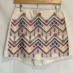 NWOT Miami Skort White with Floral Accent Womens - Size Medium 