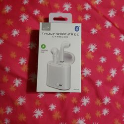 TRULY WIRE FREE EARBUDS. NEW