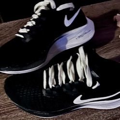 Like New Women’s Nike Running Shoes 