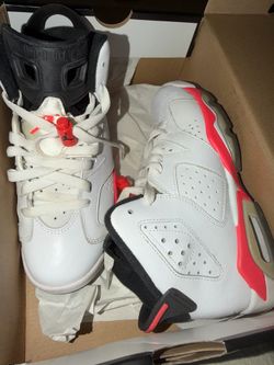 Like new Retro Jordan 6 Infrared size 4Y