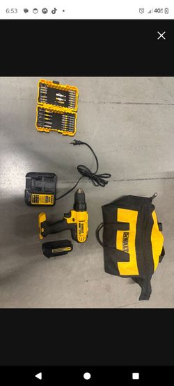 DeWalt Cordless Drill Set with Batteries and Bag