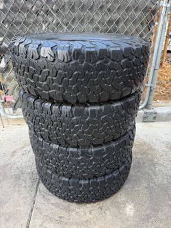 Set of 4 265/70/16 Bfgoodrich