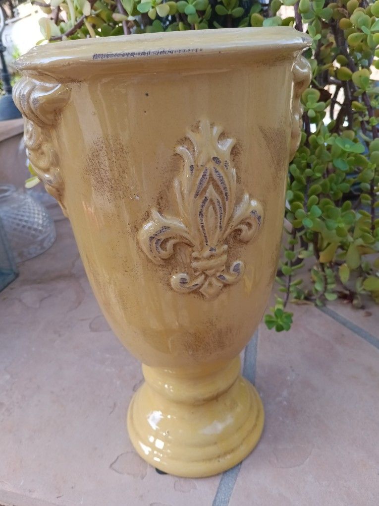Ceramic Garden Pot Bright Yellow. No Drainage, Easy to drill a hole