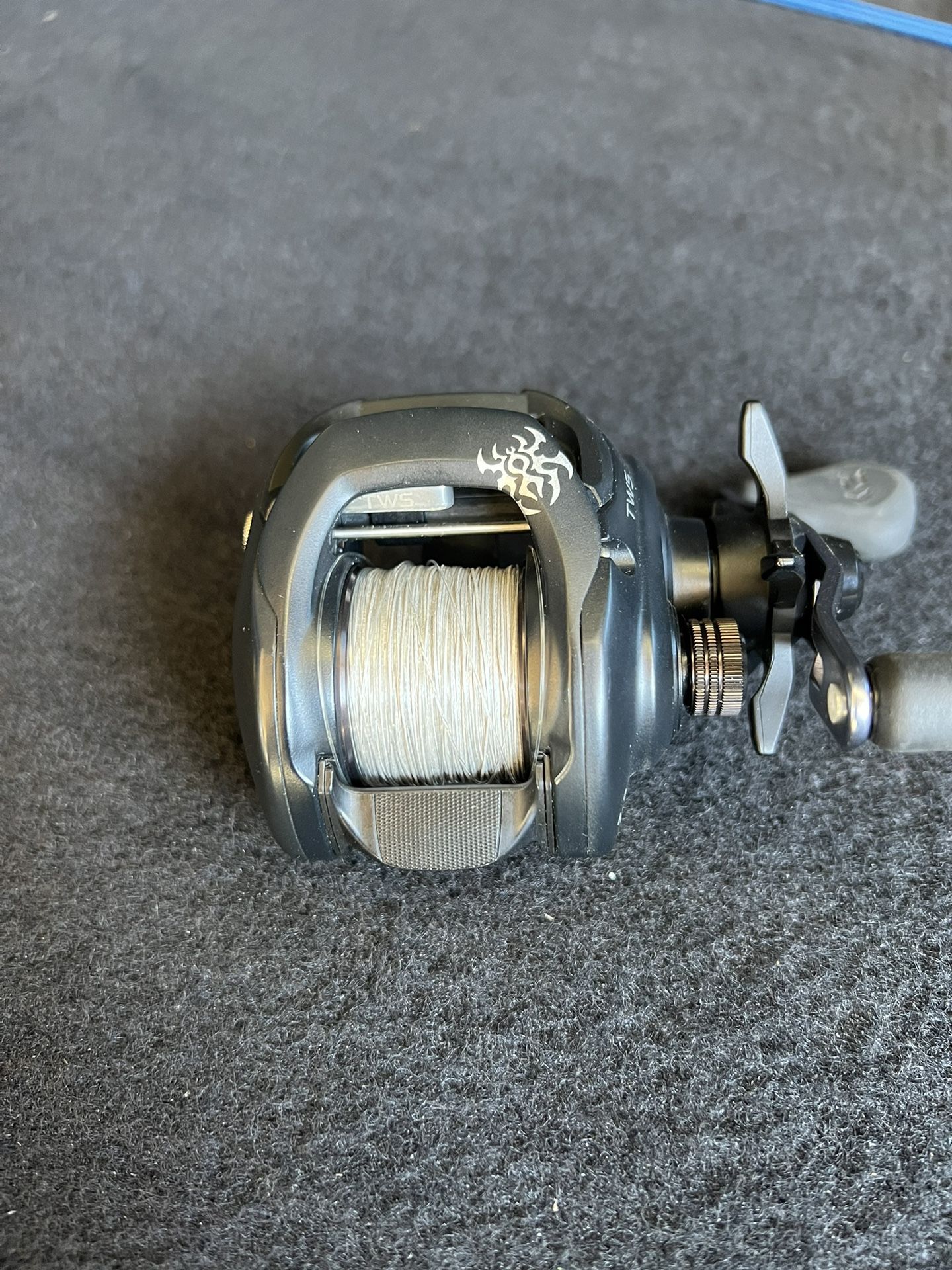 Daiwa Tatula 200 Lightly Used In Great Condition No Scratches Has 30 Pound Power Pro Braid