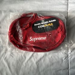 Supreme Waist Bag “Red”