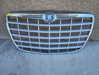 Chrysler 300 Grill 05 To 10 $60 Cash Only 