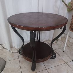 SMALL TABLE 