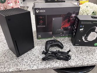 Xbox Series X 1TB + RAZERS BLACKSHARK V2 Pro