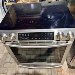 Samsung Stove  Slide In Range . Price Including Delivery 