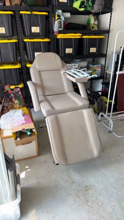 Aesthetic chair