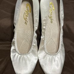 Capezio Dance Shoes Women’s Size 9.5
