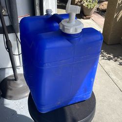 6 gallon water tank for camping